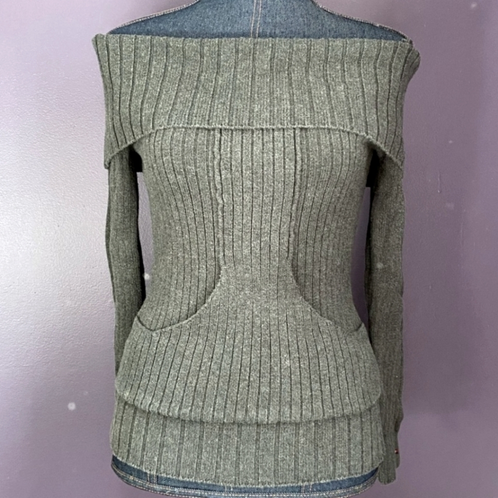 Tommy Hilfiger size small grey